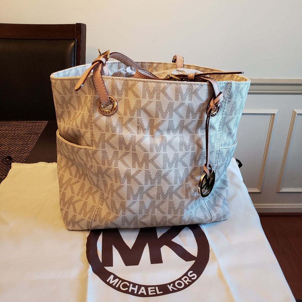 Handbag - Picture 3 of 7